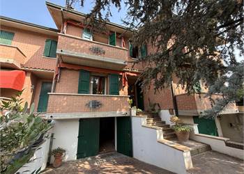 VILLETTA A SCHIERA - MARRARA 