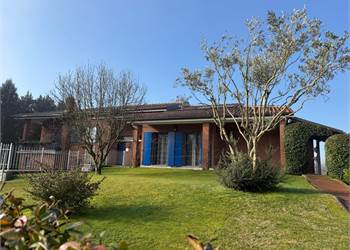 VILLA BIFAMILIARE IN CLASSE A4