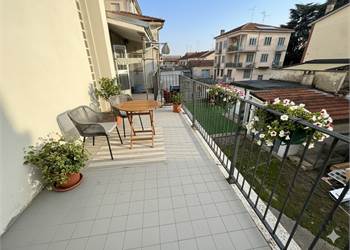 SAN MARTINO - IMMOBILE IN FASE DI RISTRUTTURAZIONE