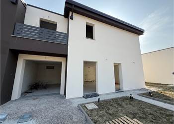 VILLA A SCHIERA DI NUOVA COSTRUZIONE - PONTEGRADELLA
