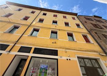 CENTRO STORICO - ADIACENZA A CASTELLO ESTENSE