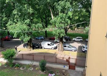 VENDESI APPARTAMENTO IN VIA IV NOVEMBRE 37