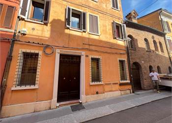 VIA PORTA SAN PIETRO-ELEGANTE BILOCALE